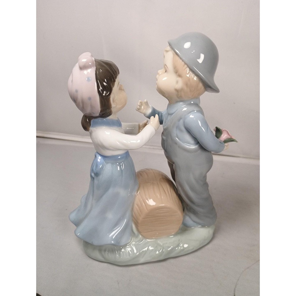 Raffles Porcelain Canada Figurine Adorable Girl And Boy Holding A Rose 6.75 Tall - Picture 4 of 7